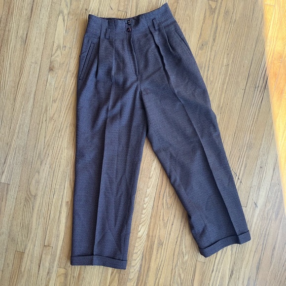 Outfit. Vintage slacks and 100% silk scarf - Picture 10 of 10